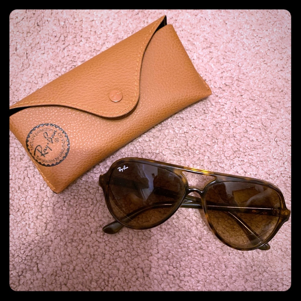 Brown Women’s Ray-Bans